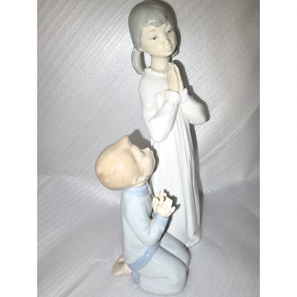 LLADRO‎ Figurine Girl and Boy Praying Spanish Porcelain Religious Decor- Retired